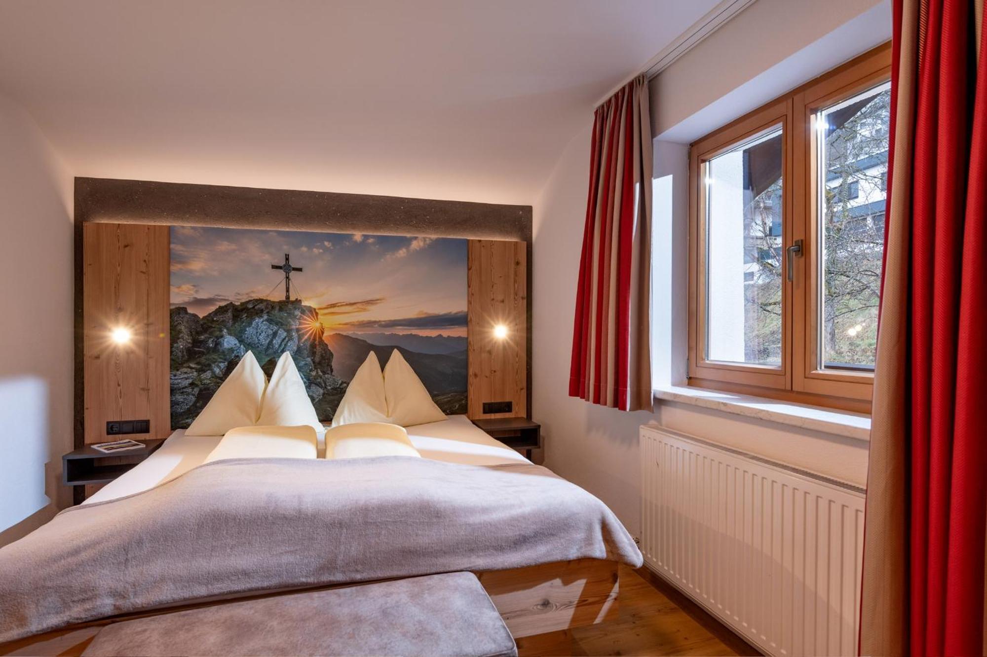 Das Sonnleiten Ski- Und Motorradhotel Bruck Im Zillertal Bruck am Ziller Exterior foto
